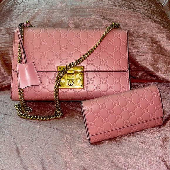 Authentic Beautiful salmon Gucci guccissima medium padlock purse - Picture 2 of 8